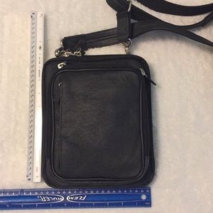 Gun Tote’n Mama Raven Pouch Crossbody